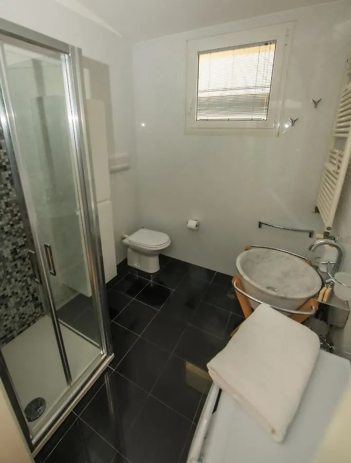 Luxury Suites Collection - Pascoli 13 리치오네